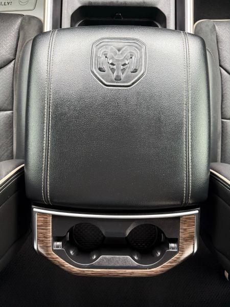 2019 Ram 1500 Laramie Crew Cab 4x4 5'7" Box