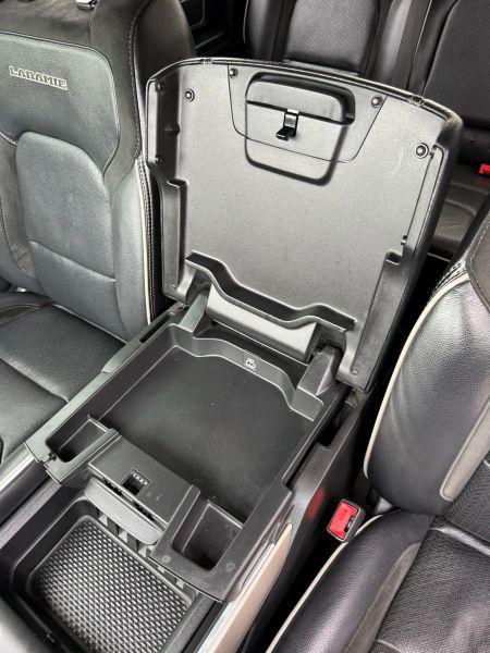 2019 Ram 1500 Laramie Crew Cab 4x4 5'7" Box