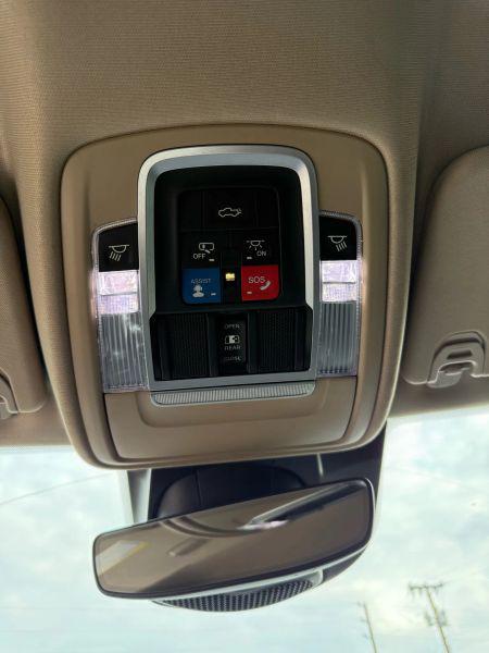 2019 Ram 1500 Laramie Crew Cab 4x4 5'7" Box