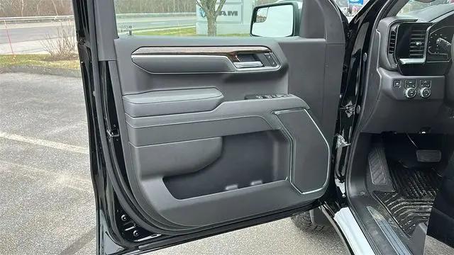 2026 GMC Sierra 1500 Crew Cab, Short Bed, SLE, 4WD