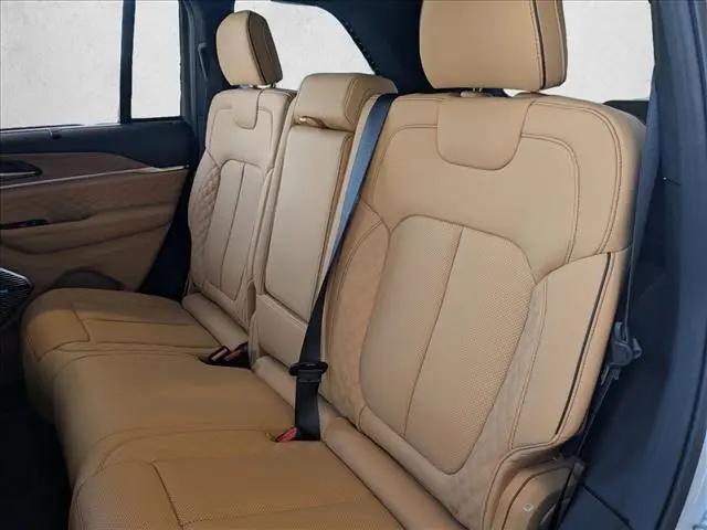 2026 Jeep Grand Cherokee Summit 4x4