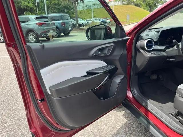 2025 Chevrolet Trax FWD LT