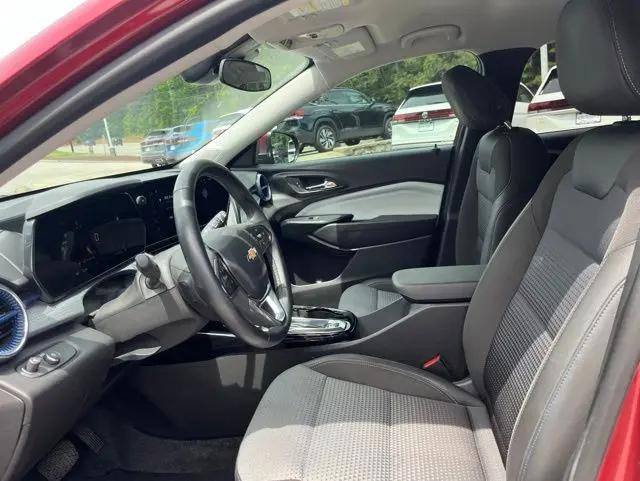2025 Chevrolet Trax FWD LT
