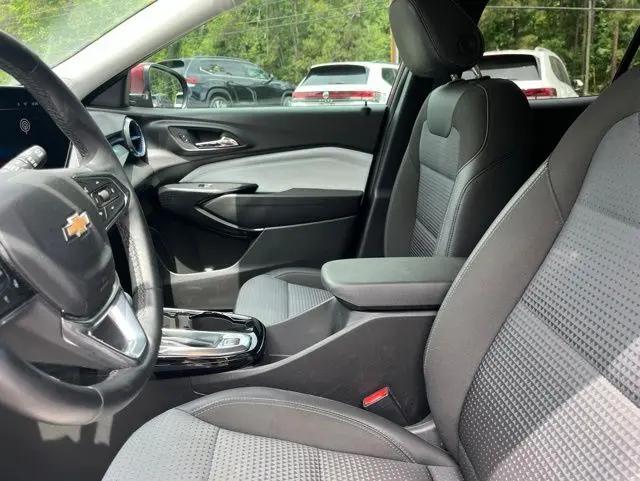 2025 Chevrolet Trax FWD LT