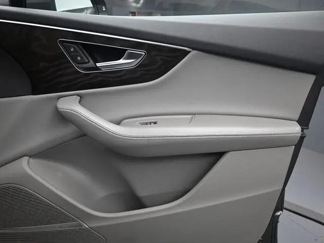 2021 Audi Q7 Premium Plus 55 TFSI quattro Tiptronic