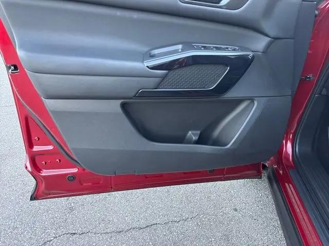 2025 Nissan Pathfinder SV FWD