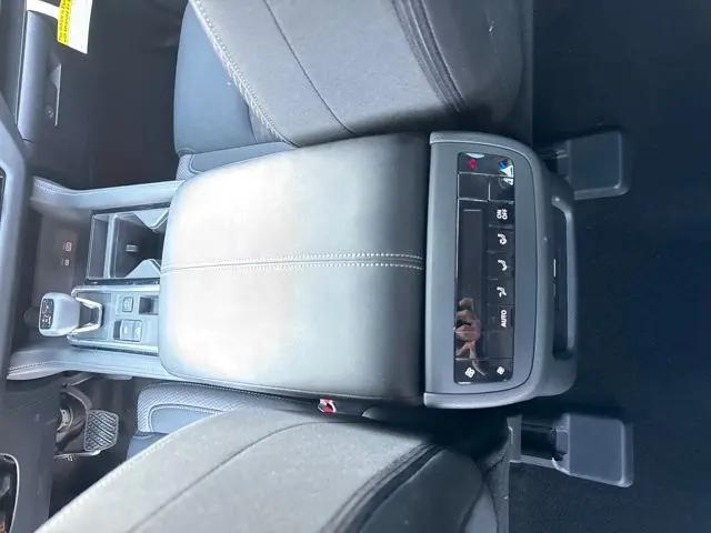 2025 Nissan Pathfinder SV FWD