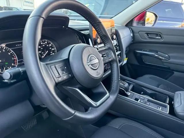 2025 Nissan Pathfinder SV FWD