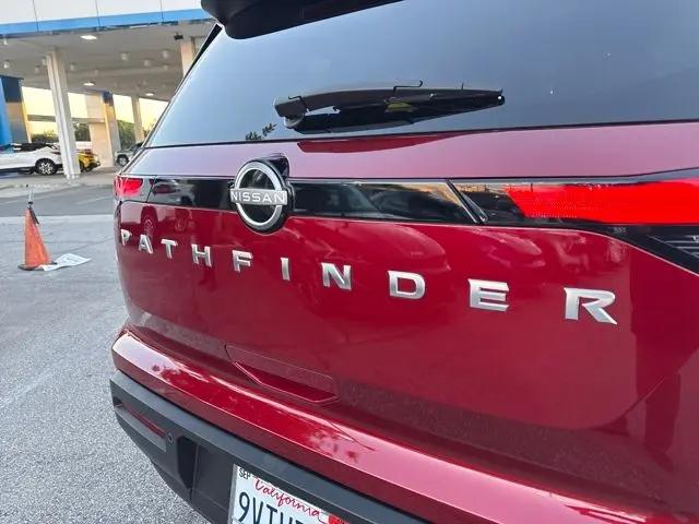2025 Nissan Pathfinder SV FWD