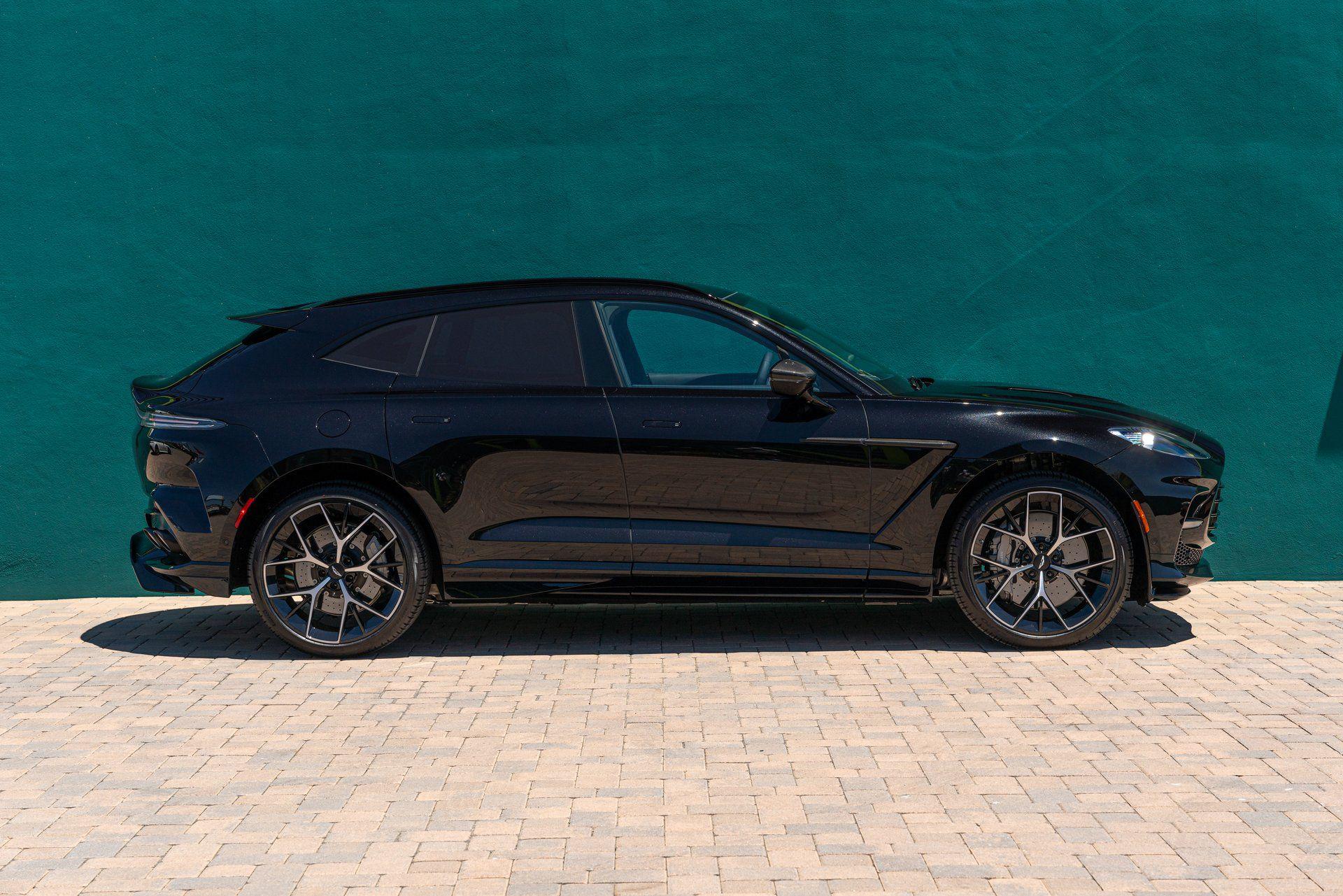 Aston Martin 2025 DBX 707