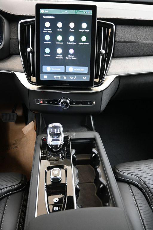 2026 Volvo XC90 Ultra, B6 AWD Gas (mild hybrid), Gasoline, Bright, 7 Seats