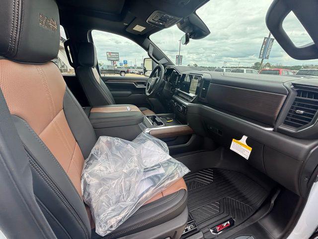 2026 Chevrolet Silverado 2500HD Crew Cab, Standard Bed, High Country, 4WD
