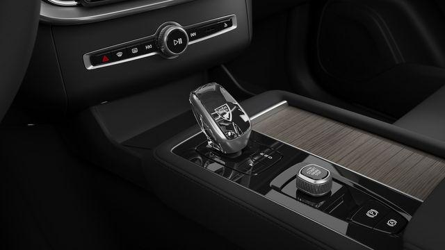 2026 Volvo XC90 Plus, B6 AWD Gas (mild hybrid), Gasoline, Bright, 7 Seats
