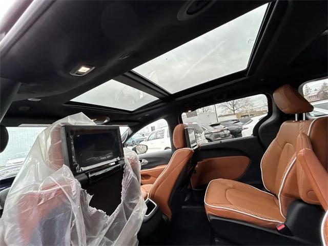 2026 Chrysler Pacifica Pinnacle AWD
