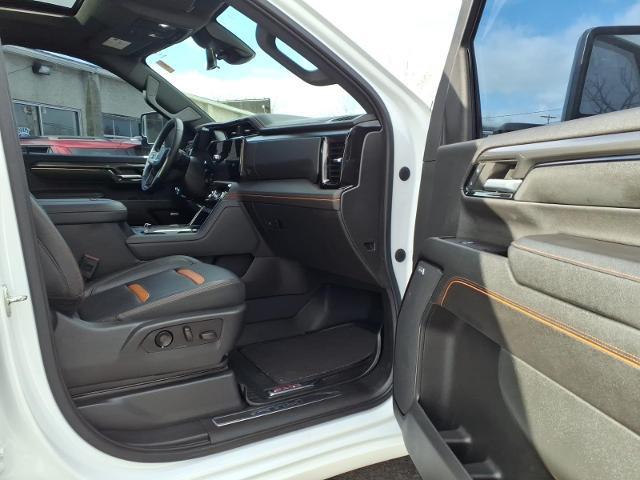 2024 GMC Sierra 3500HD 4WD Crew Cab Standard Bed AT4