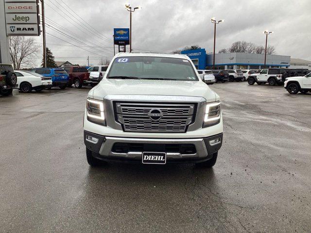 2024 Nissan TITAN Crew Cab Platinum Reserve 4x4 2024 Nissan TITAN Crew Cab Platinum Reserve 4x4