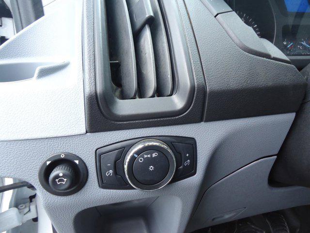 2019 Ford Transit 148 WB Medium Roof Cargo