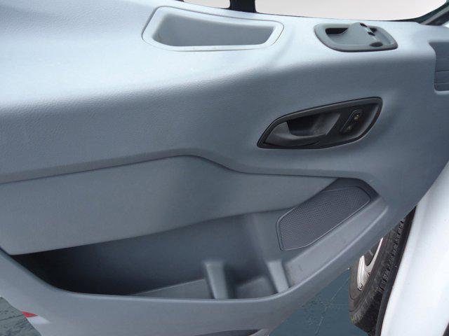 2019 Ford Transit 148 WB Medium Roof Cargo