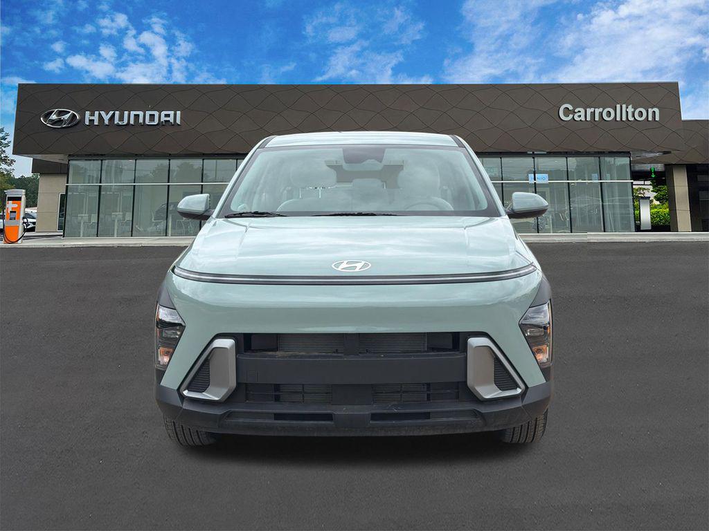 New 2026 Green HYUNDAI SE FWD image 2