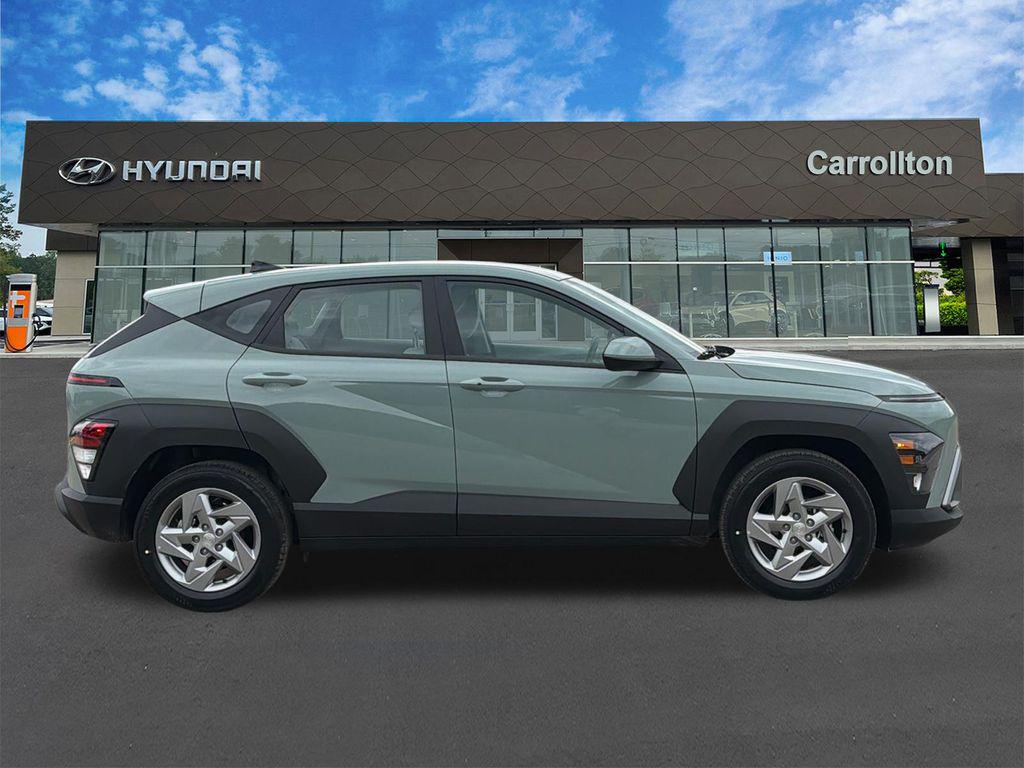 New 2026 Green HYUNDAI SE FWD image 5