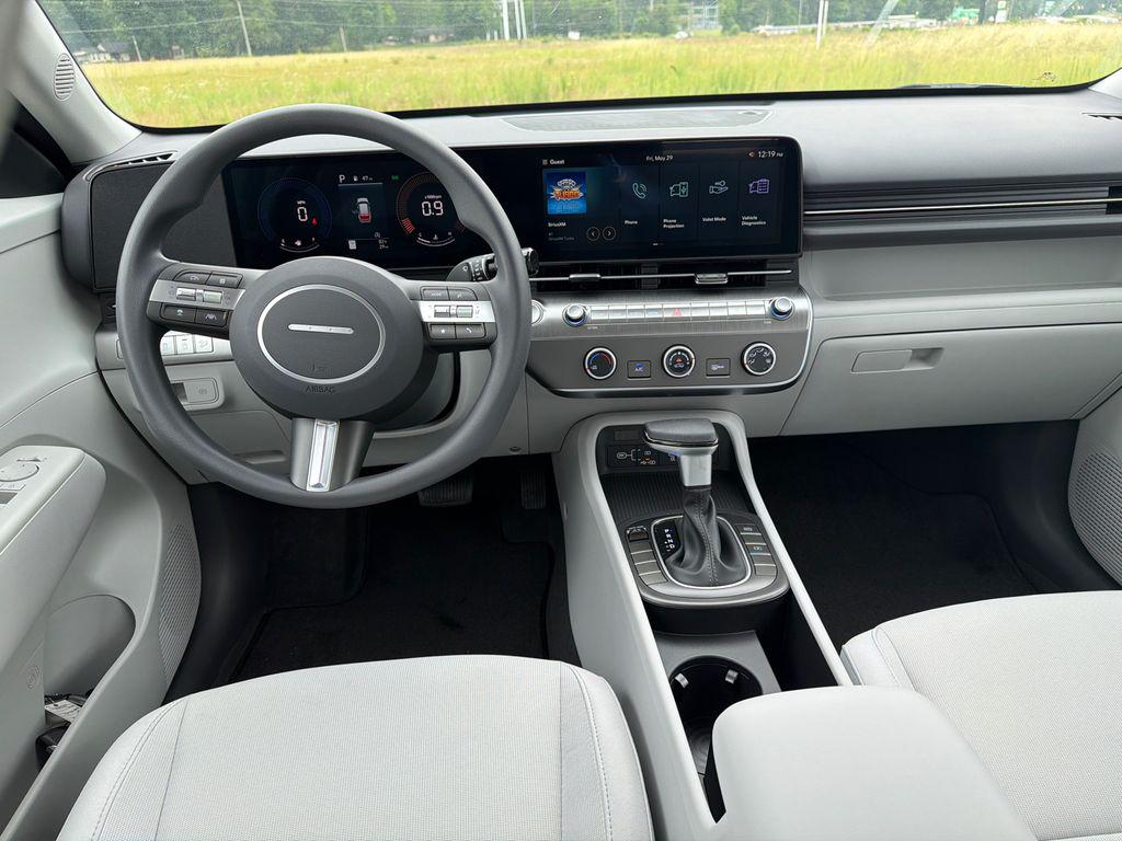 New 2026 Green HYUNDAI SE FWD image 23