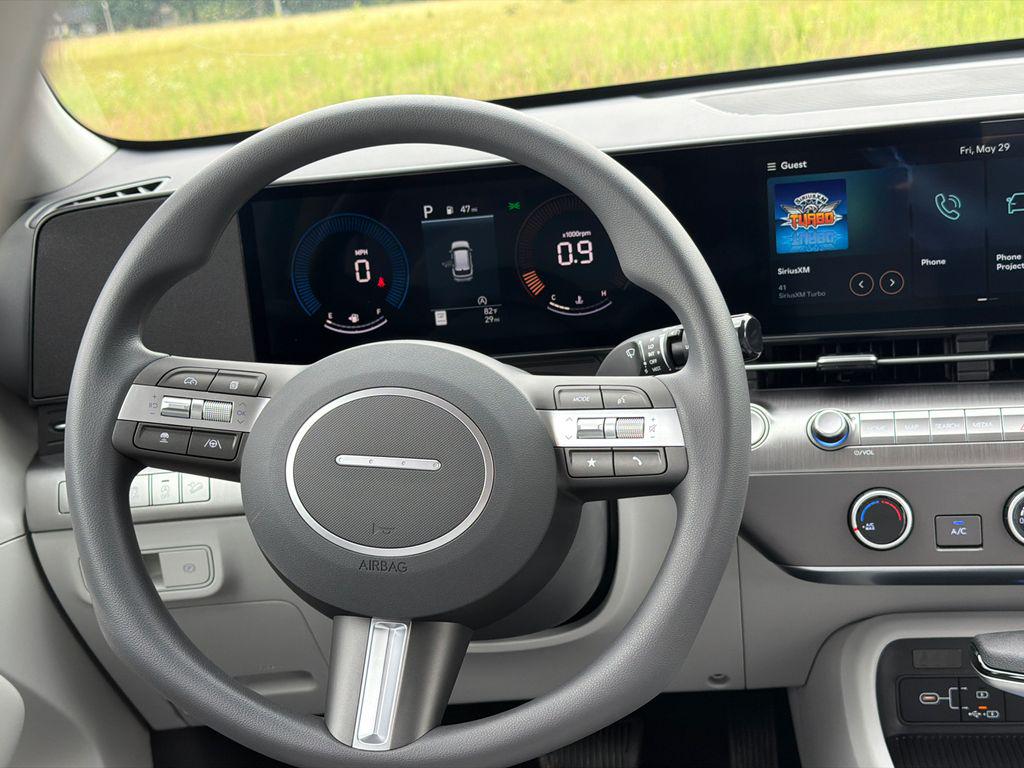 New 2026 Green HYUNDAI SE FWD image 24