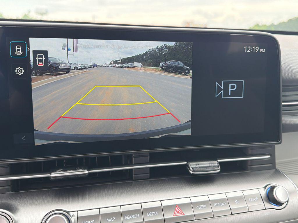 New 2026 Green HYUNDAI SE FWD image 29