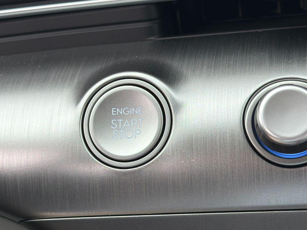 New 2026 Green HYUNDAI SE FWD image 31