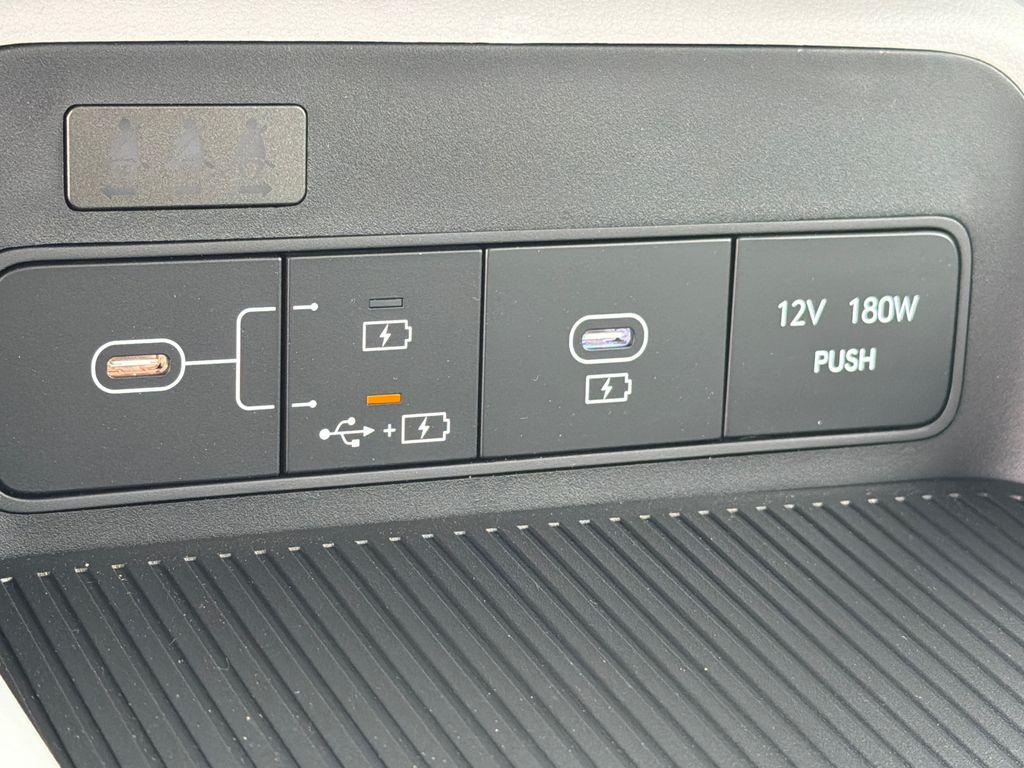New 2026 Green HYUNDAI SE FWD image 32