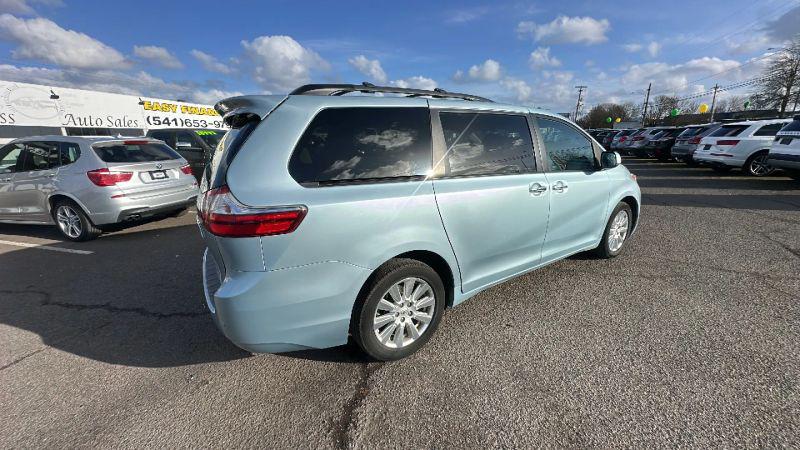 2017 Toyota Sienna XLE Premium 7 Passenger