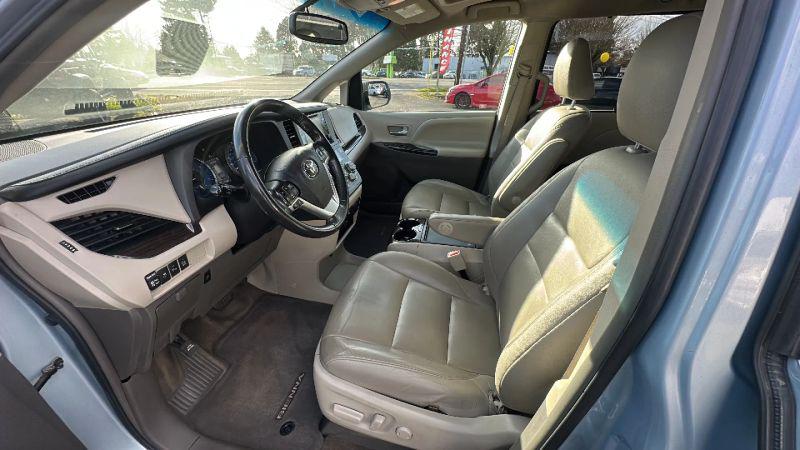 2017 Toyota Sienna XLE Premium 7 Passenger