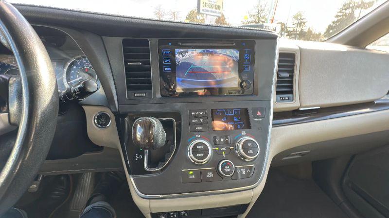 2017 Toyota Sienna XLE Premium 7 Passenger
