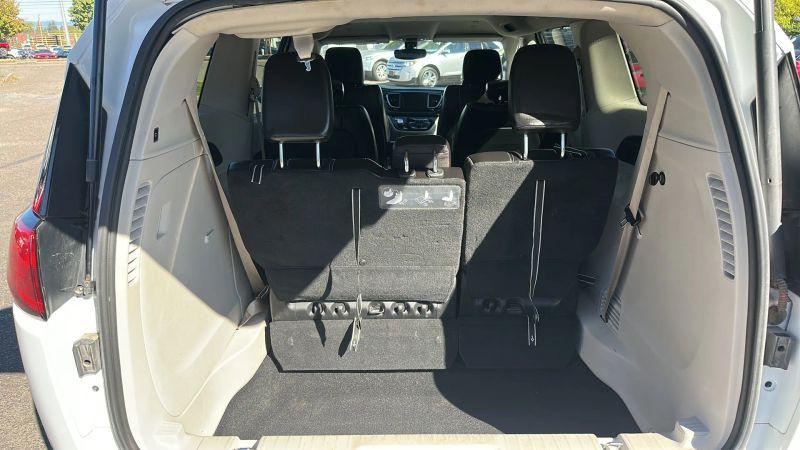 2021 Chrysler Voyager LXI