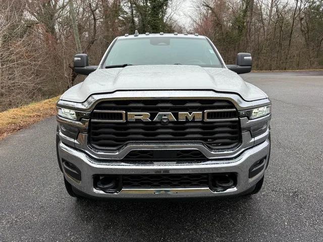 2026 RAM Ram 5500 Chassis Cab RAM 5500 TRADESMAN CHASSIS CREW CAB 4X4 84 CA 2026 RAM Ram 5500 Chassis Cab RAM 5500 TRADESMAN CHASSIS CREW CAB 4X4 84 CA