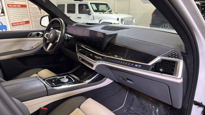 2023 BMW X7 xDrive40i