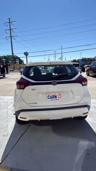 2022 Nissan Kicks S Xtronic CVT
