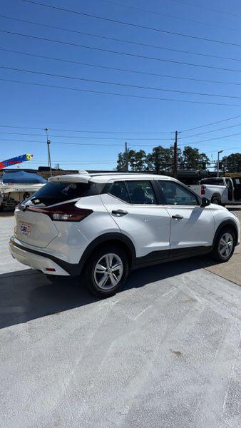 2022 Nissan Kicks S Xtronic CVT