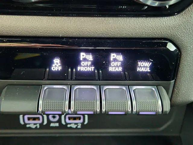 2026 Ram 1500 Express Crew Cab 4x4 5'7" Box