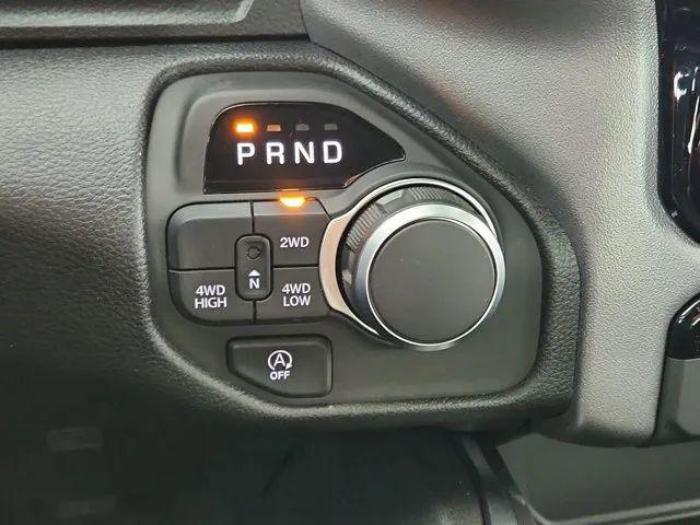 2026 Ram 1500 Express Crew Cab 4x4 5'7" Box