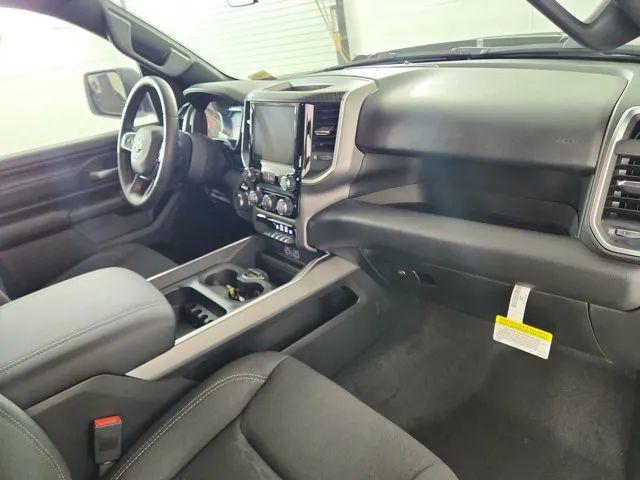 2026 Ram 1500 Express Crew Cab 4x4 5'7" Box