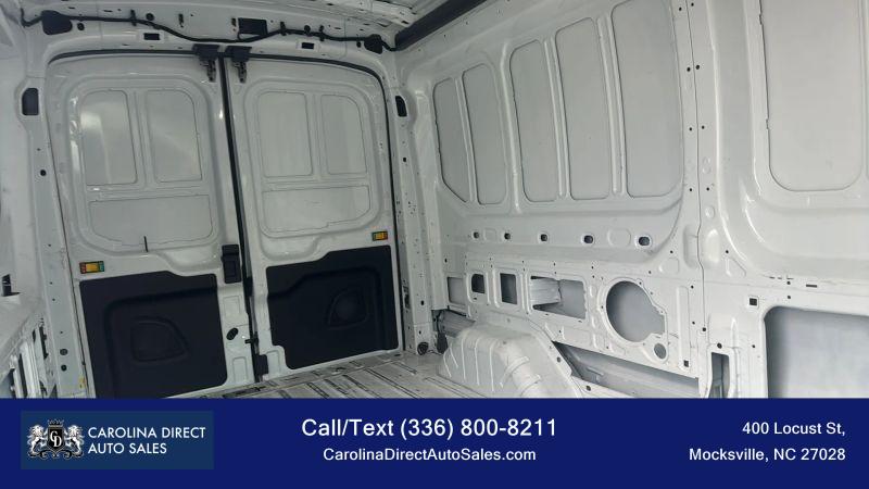 2023 Ford Transit Cargo Van Medium Roof w/LWB