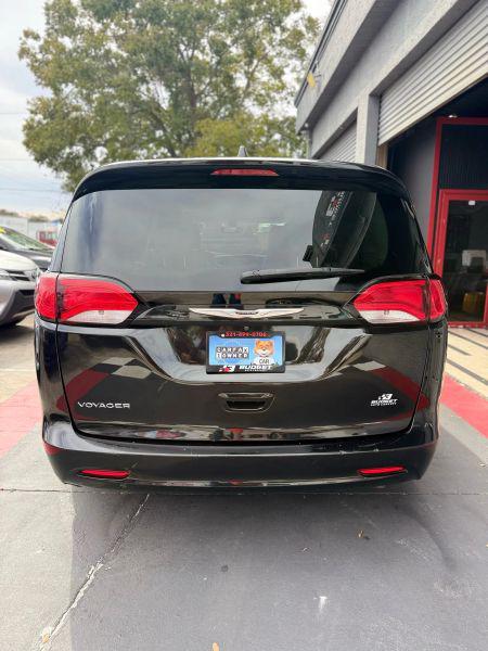 2021 Chrysler Voyager LXI