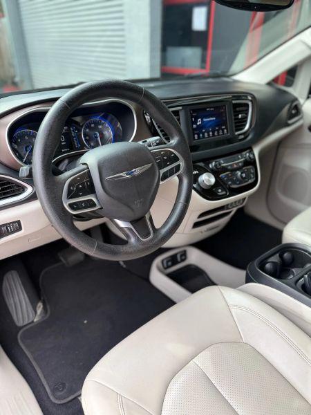 2021 Chrysler Voyager LXI