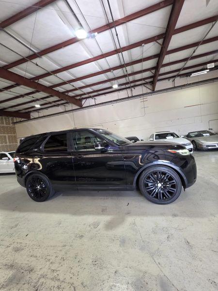 2017 Land Rover Discovery FIRST EDITION
