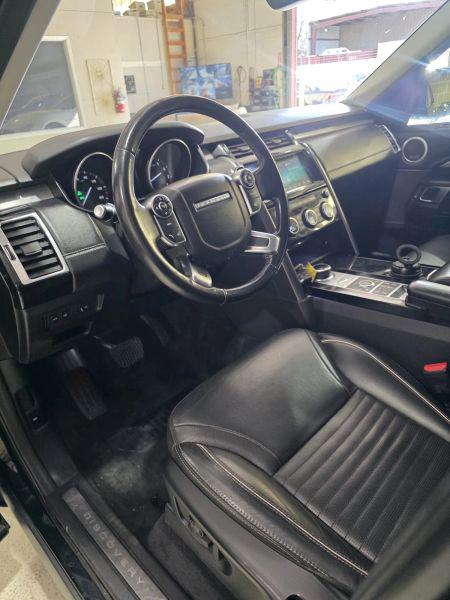 2017 Land Rover Discovery FIRST EDITION