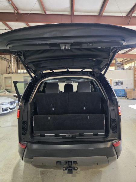 2017 Land Rover Discovery FIRST EDITION