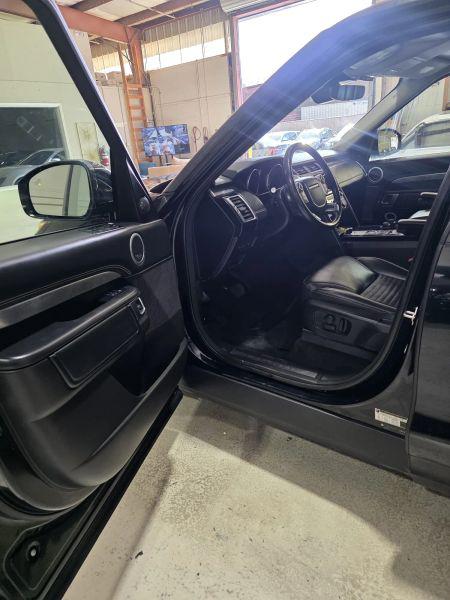 2017 Land Rover Discovery FIRST EDITION