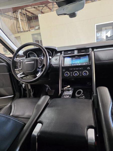 2017 Land Rover Discovery FIRST EDITION
