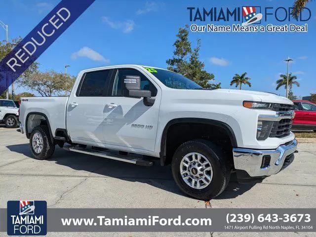 2025 Chevrolet Silverado 2500HD 4WD Crew Cab Standard Bed LT for sale in Naples, FL