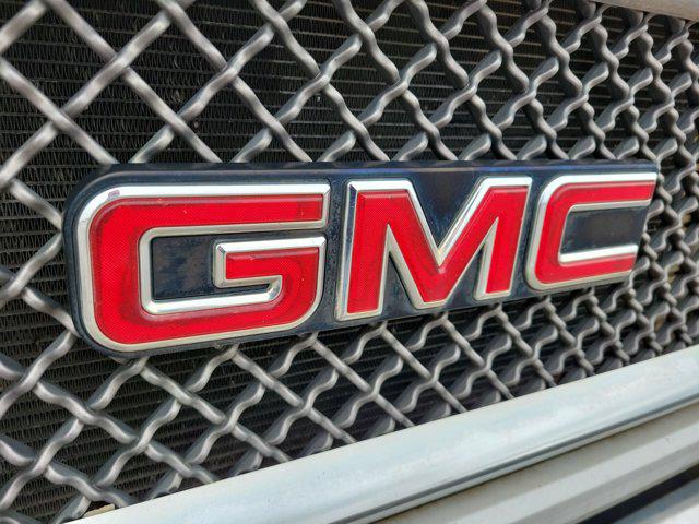 2006 GMC 5500 Regular Cab 2WD